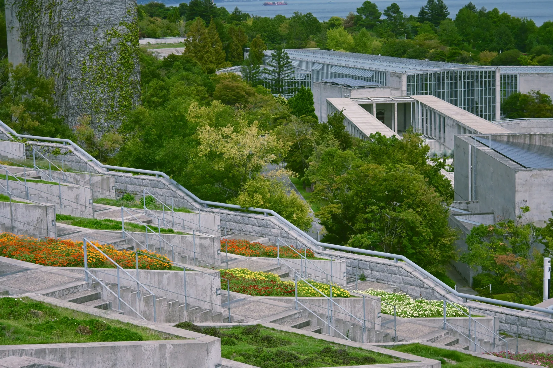 Terrassierte Außenanlage